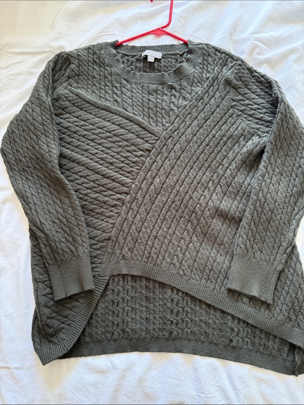 Relaxed Crewneck Cable Knit Sweater in Heather Green